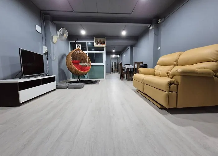 招待所 Chiangmai Vibe, House, 7 Mins To Bts, Center, Private In Sathon, Private Bathroom, Bangkok, Thailand