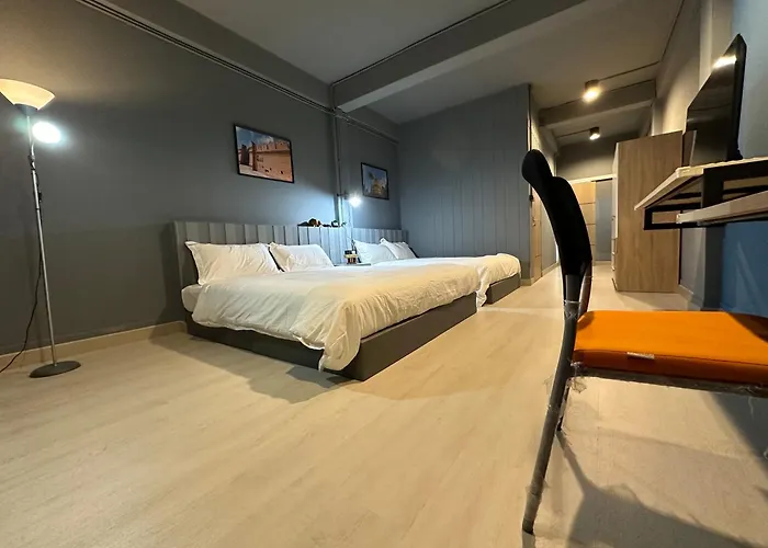 招待所 Chiangmai Vibe, House, 7 Mins To Bts, Center, Private In Sathon, Private Bathroom, Bangkok, Thailand 曼谷