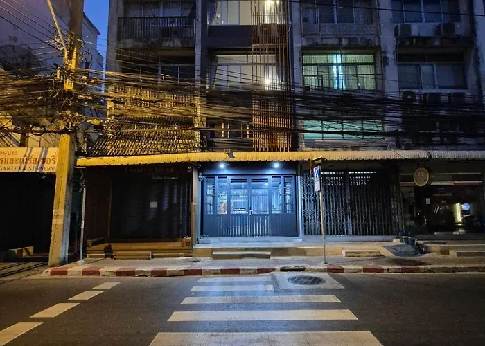 招待所 Chiangmai Vibe, House, 7 Mins To Bts, Center, Private In Sathon, Private Bathroom, Bangkok, Thailand